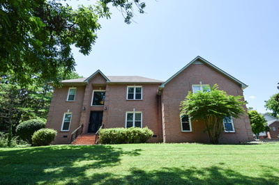 111 River Chase