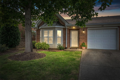 33 Holland Park Ln