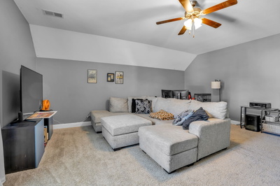 1076 Thrasher Dr