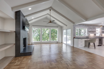 1243 Saxon Dr