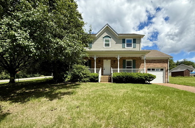 5801 Labrador Ln