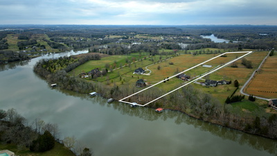272 Davis Rd