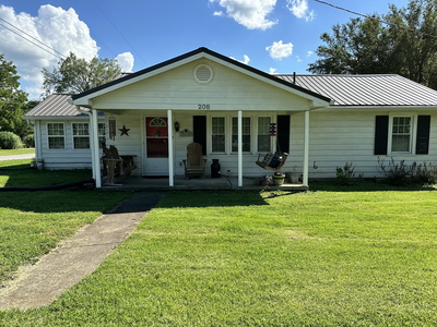 208 Wakefield Ave