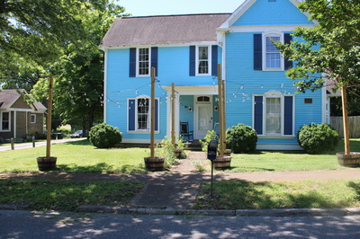 211 Maple St, E