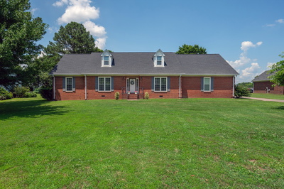 215 W Longview Dr