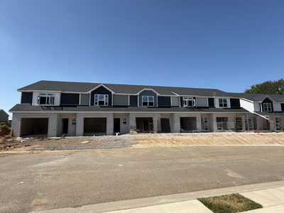 202 W Fallow Ct