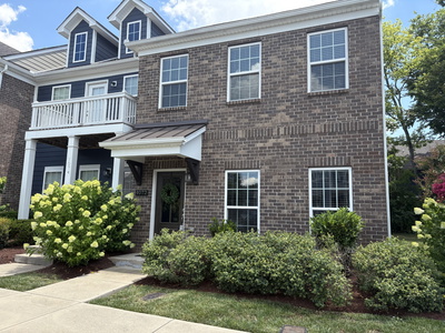 1072 Emery Bay Circle