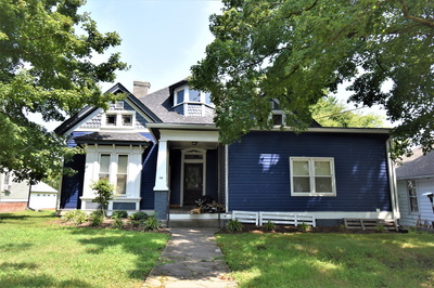 123 Marion St