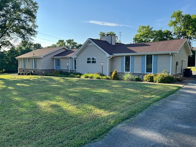 1810 W Lori Lee Dr