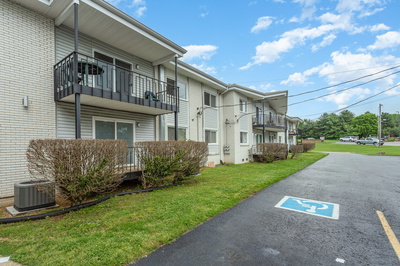 613 Hillsboro Rd