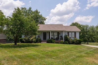 Exterior view of 5414 Doubleview Cir in Baxter, TN