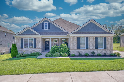 319 Greymoor Ln, NE