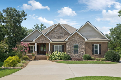 1204 Valarie Ln