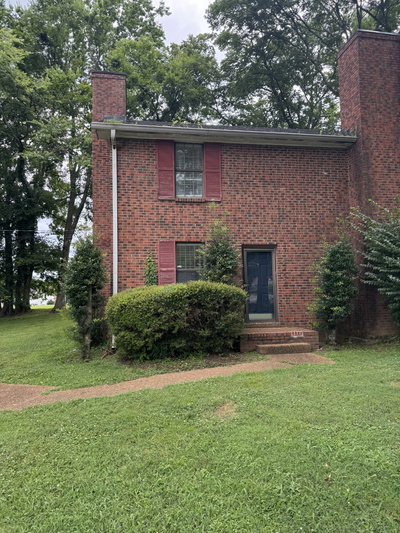 2452 Fairbrook Dr