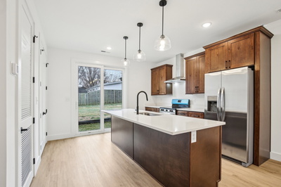 912 Smiley St