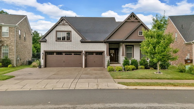 Exterior view of 8011 Ritter Dr in Mount Juliet, TN