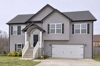 560 TRACY LANE