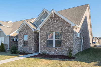 907 Nance Ln