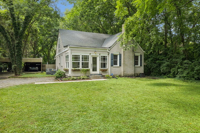 909 Woodmont Blvd