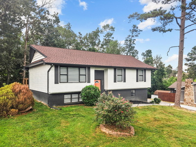2427 Maplewood Drive