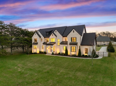105 Stillwind Ct