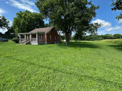 124 Sanders Ferry Rd