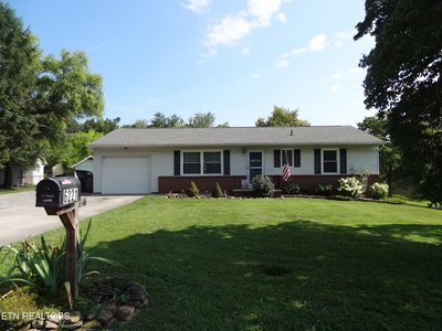 6221 Lilywood Lane