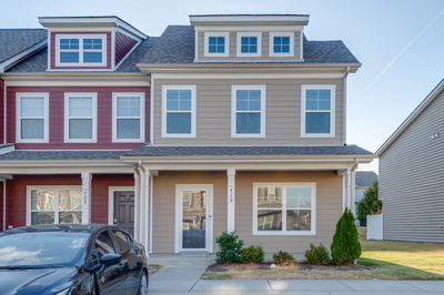 Exterior view of 729 Bradburn Village Way in Antioch, TN