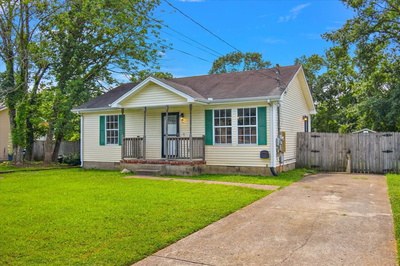 Exterior view of 611 Cedar Bend Ln in La Vergne, TN