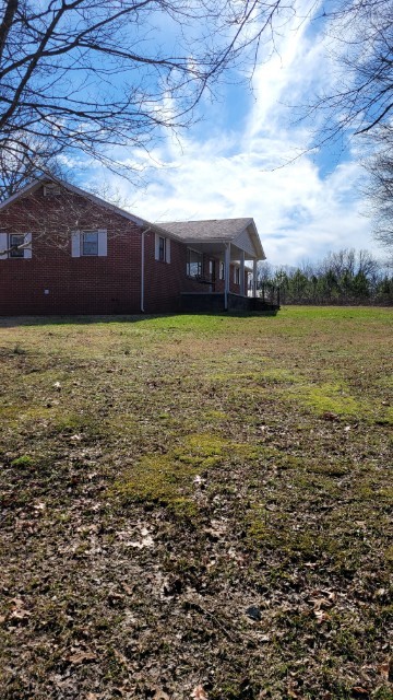Exterior view of 1345 Garners Creek Rd in Dickson, TN