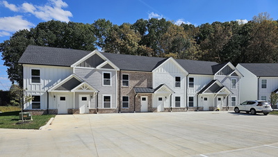 Exterior view of 100 Henry Dr in Burns, TN