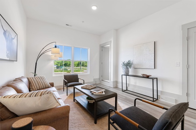 902 Harper Lndg