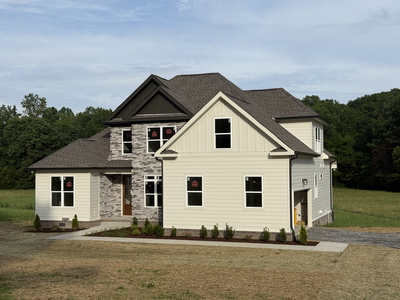 Exterior view of 1513 Garners Creek Rd in Dickson, TN