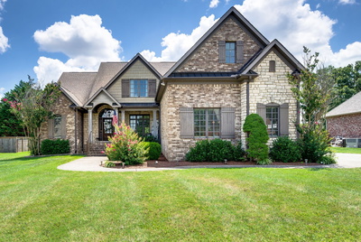 Exterior view of 7304 Cold Harbor Ct in Fairview, TN