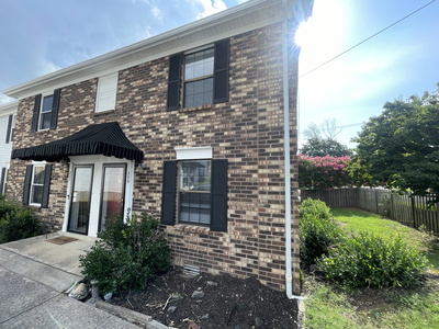 Exterior view of 229 Edgewood Dr in Hendersonville, TN