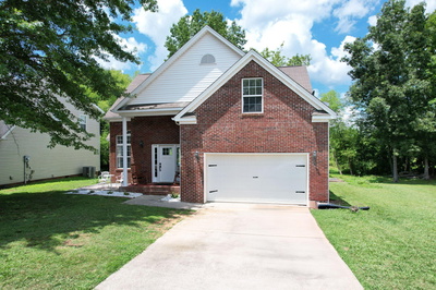 3120 Pin Oaks Circle, NE