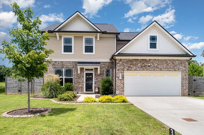 Exterior view of 324 Wyburn Pl, NE in Burns, TN