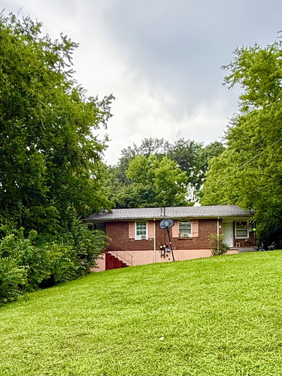 320 Foxglove Dr