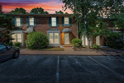 523 Williamsburg Dr