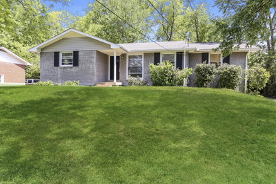 Exterior view of 572 Whispering Hills Dr in Nashville, TN