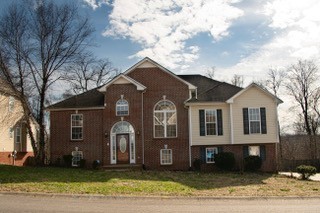 514 Winding Bluff Way