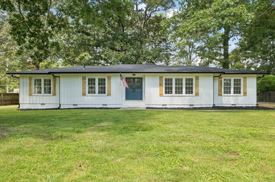 Exterior view of 214 Sharondale Dr in Tullahoma, TN