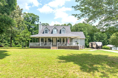 131 Pin Oaks Ln