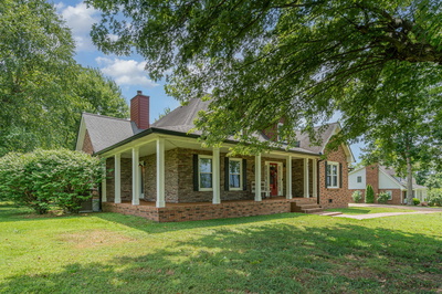 Exterior view of 461 Tyler Ct in Cottontown, TN