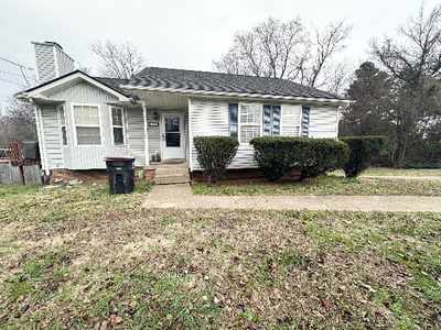586 Somerset Ln
