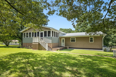 Exterior view of 114 Cherry Point Rd in Hohenwald, TN