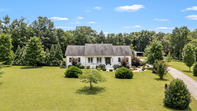 Exterior view of 2376 Fairfield Pike in Shelbyville, TN