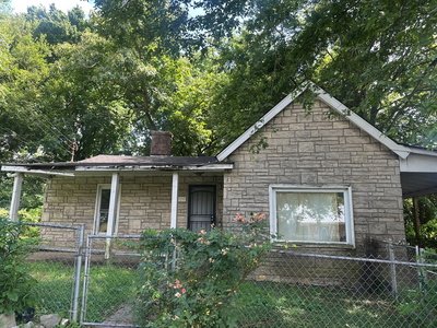 920 Carpenter St