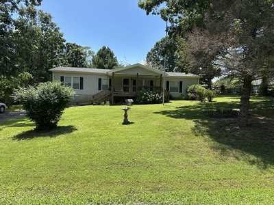 Exterior view of 2070 Bandy Rd in Ashland City, TN
