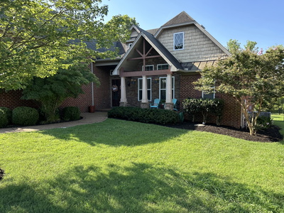 3805 Leona Pass